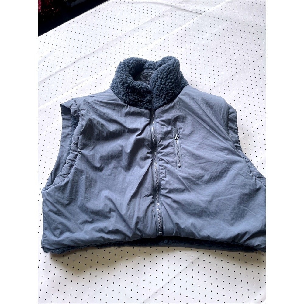FP Movement Free People Highline Reversible Sherpa Vest Blue Size Medium - Picture 2 of 13